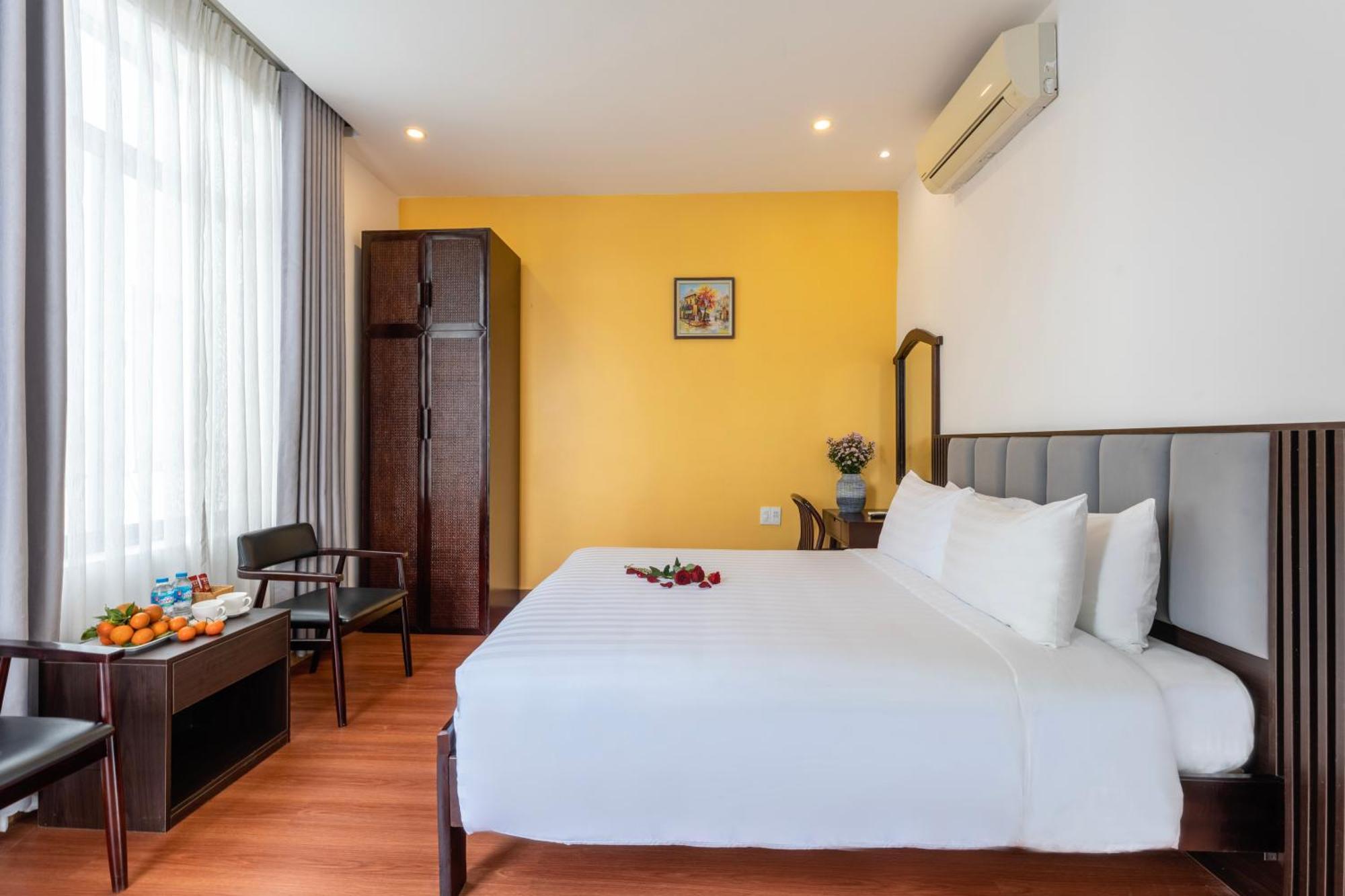 Serene Riverside Hotel Hoi An Exterior photo