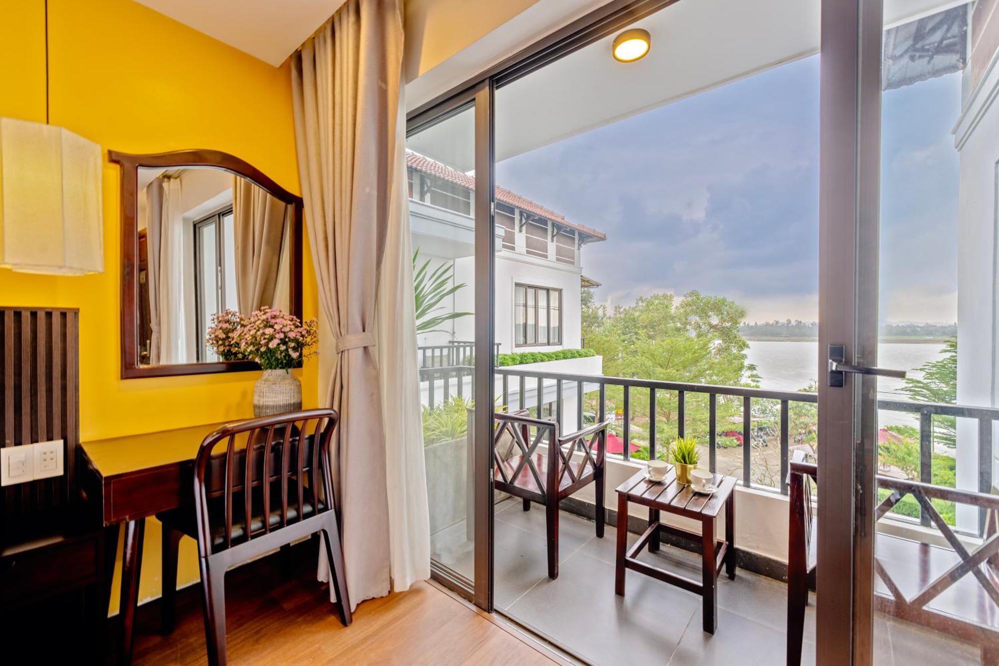 Serene Riverside Hotel Hoi An Exterior photo