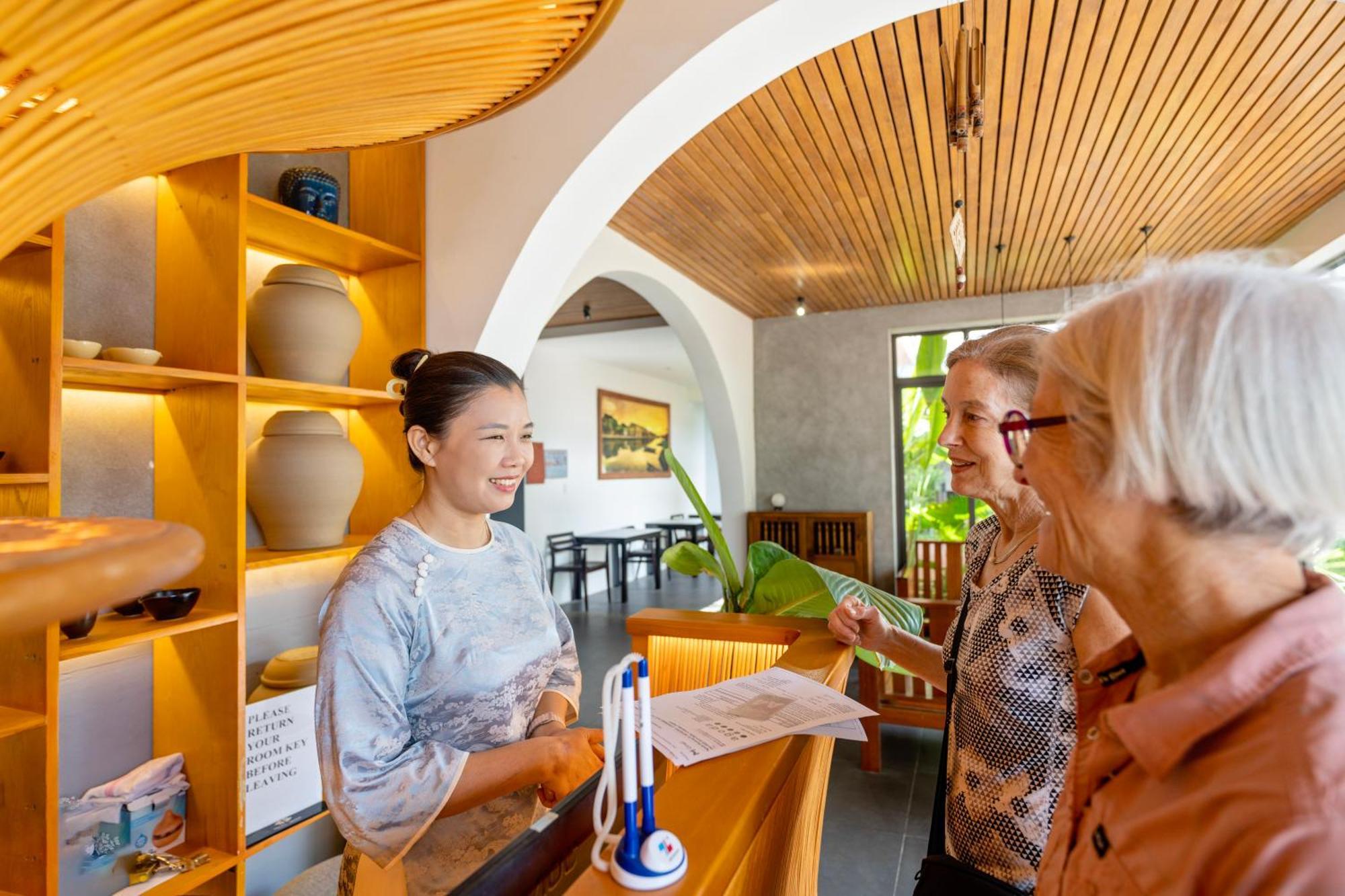 Serene Riverside Hotel Hoi An Exterior photo