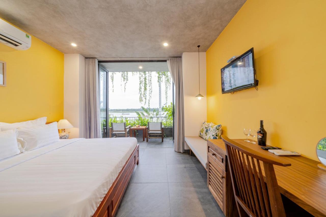 Serene Riverside Hotel Hoi An Exterior photo